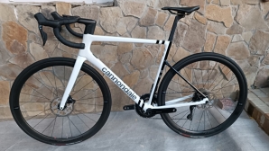 Cannondale SuperSix EVO Carbon Disc 105 Di2