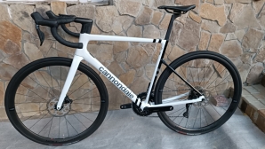 Cannondale SuperSix EVO Carbon Disc 105 Di2