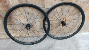 Bontrager Aeolus Elite 35 TLR Disc Road Bike Wheels