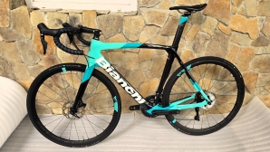 Bianchi Oltre XR3 Di2 Disc (ETT 560)