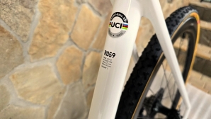 Inflite CF SLX 8 Force eTap Gravel powermetr
