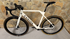 Inflite CF SLX 8 Force eTap Gravel powermetr