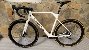 Inflite CF SLX 8 Force eTap Gravel powermetr