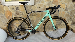 Canyon Inflite CF SLX 8 Force eTap Gravel powermetr