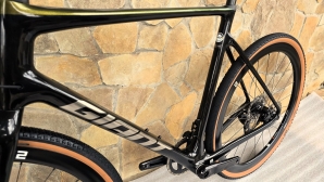 Giant TCX PRO 1 Carbon Rival eTap AXS