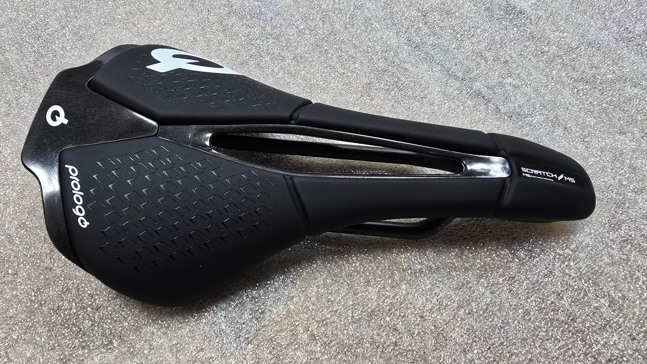 PROLOGO Scratch M5 PAS Nack hard black carbon