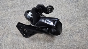 Shimano Ultegra Di2 Shadow RD-R8050 11-s