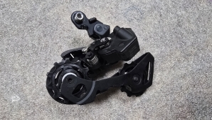 Shimano Ultegra Di2 Shadow RD-R8050 11-s