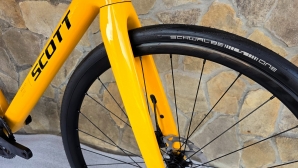 Scott Addict 40 Shimano 105 Di2 (Ett 555)