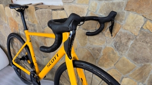 Scott Addict 40 Shimano 105 Di2 (Ett 555)