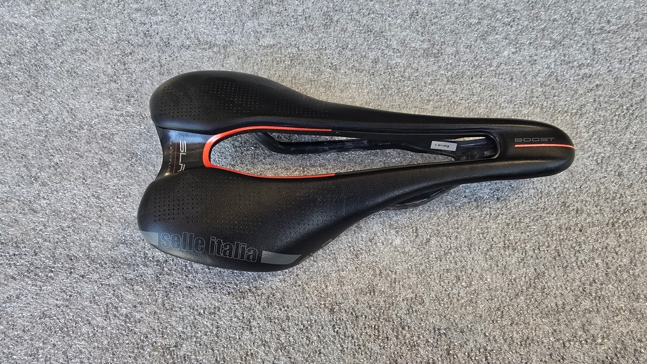 Selle Italia saddle SLR BOOST SUPERFLOW KIT CARBONIO